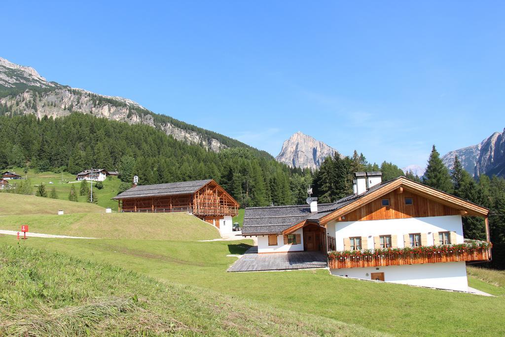 Jaegerhaus Agriturismo Cortina d'Ampezzo Bagian luar foto