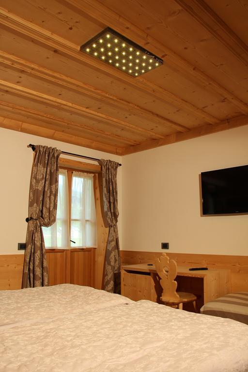 Jaegerhaus Agriturismo Cortina d'Ampezzo Ruang foto